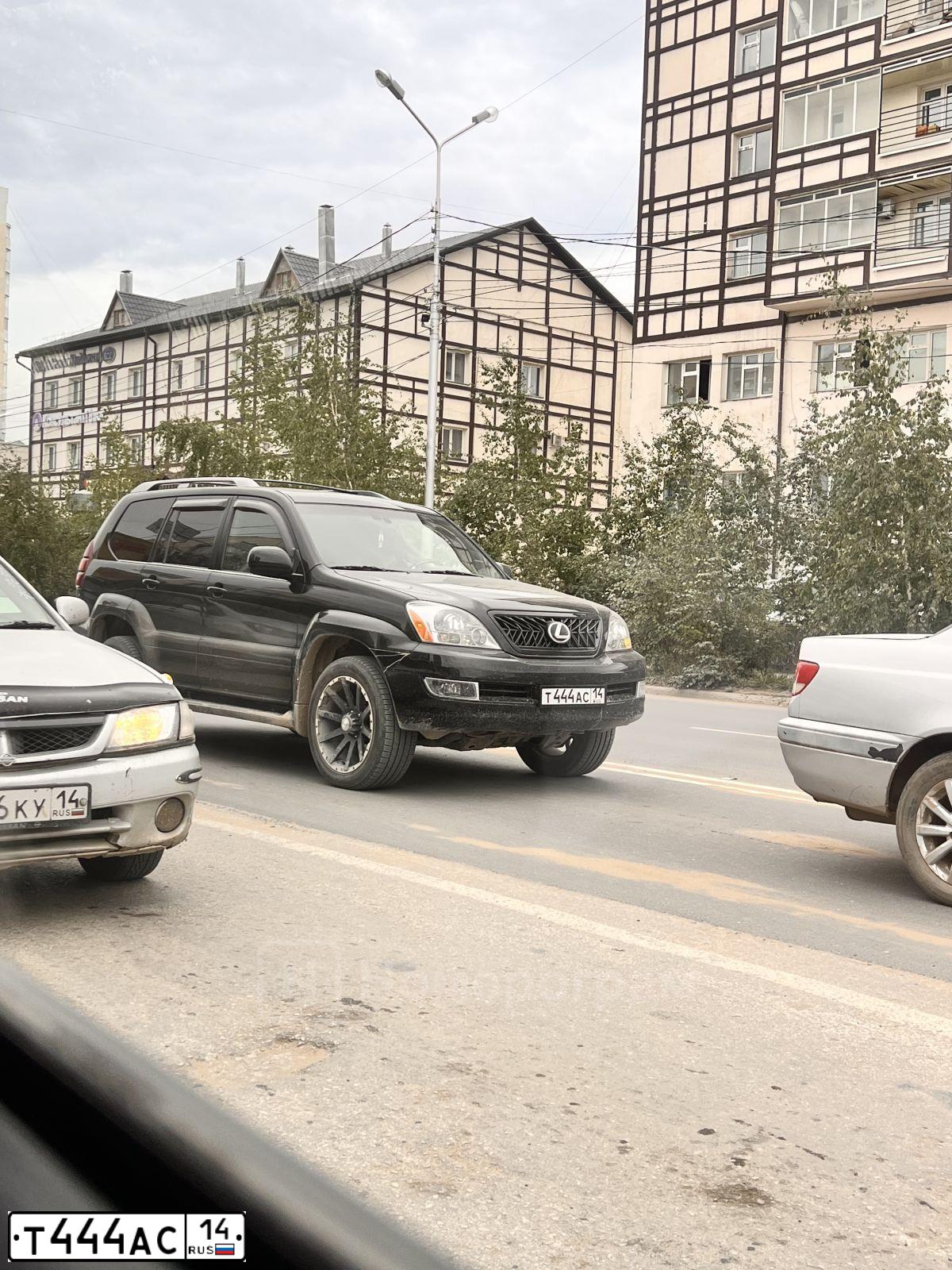 Фото автомобиля ЛЕКСУС GX 470, 2005 — госномер Т444АС14. Цвет: ЧЕРНЫЙ
