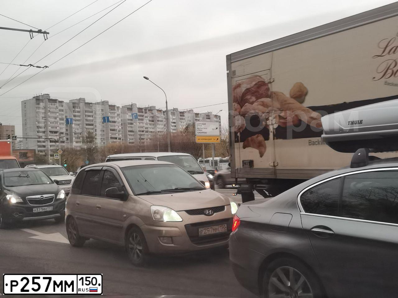 Фото автомобиля NISSAN ALMERA, 2008 — госномер М866ЕН124. Цвет: Серебристый