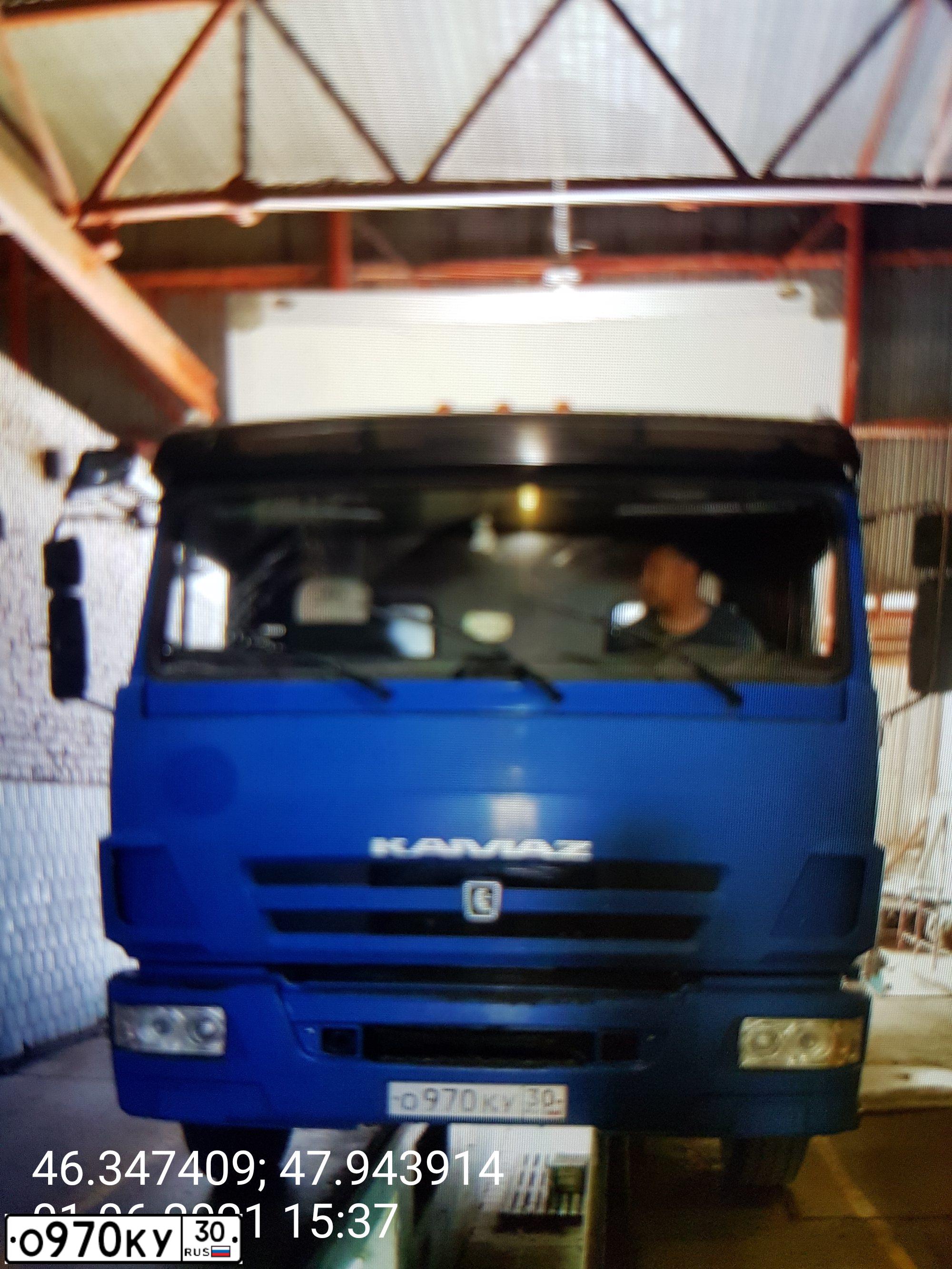 Фото автомобиля KAMAZ 65117 /6X4/, 2013 — госномер О970КУ30. Цвет: СИНИЙ