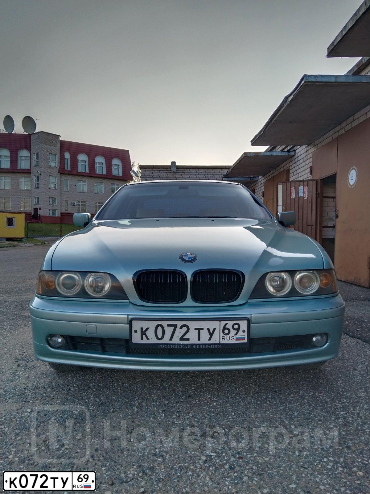 Фото автомобиля BMW SERIE 5, 2001 — госномер С696ВС60. Цвет: СЕРО-ЗЕЛЕНЫЙ