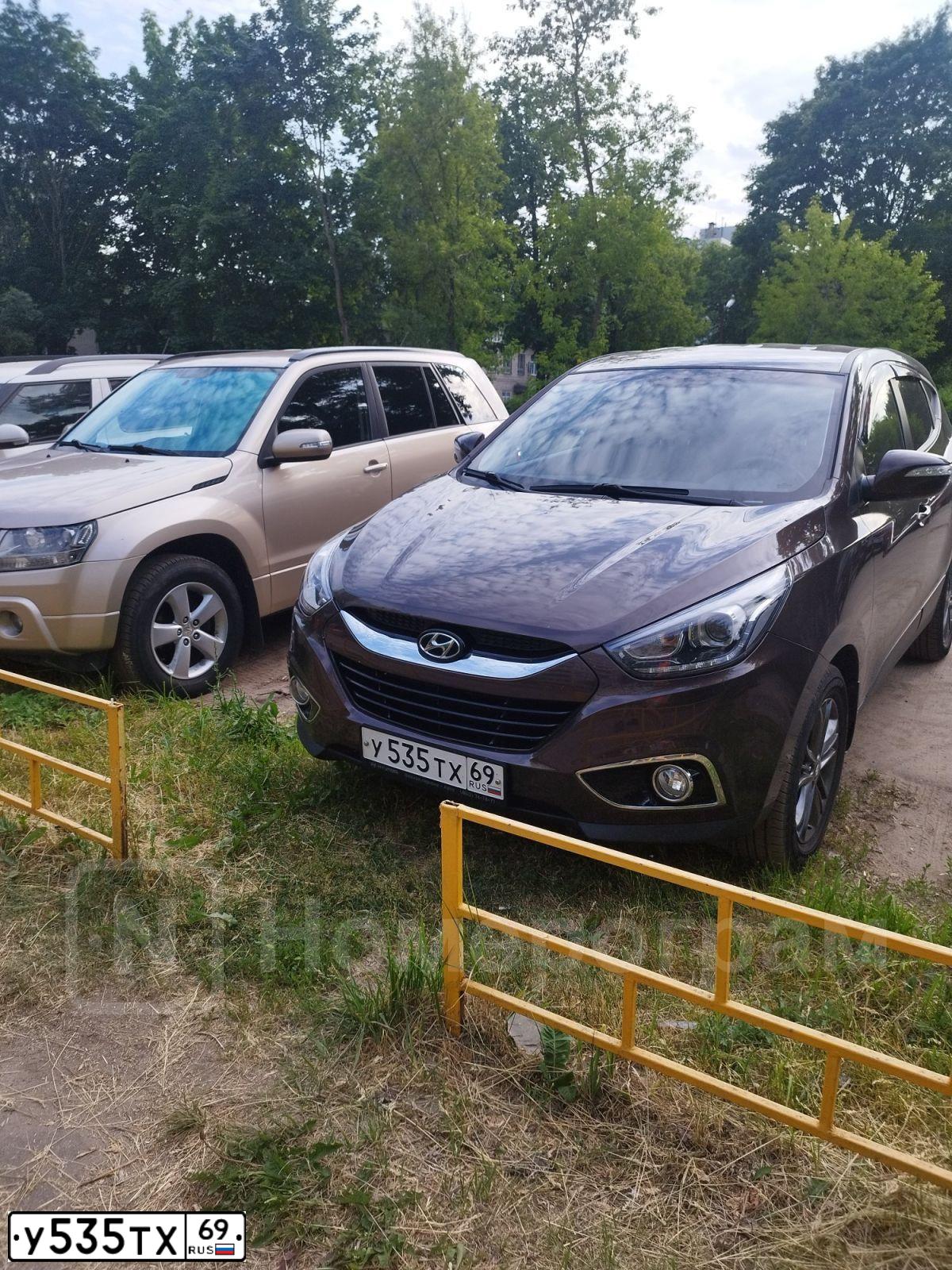 Фото автомобиля HYUNDAI IX35, 2014 — госномер У535ТХ69. Цвет: Коричневый
