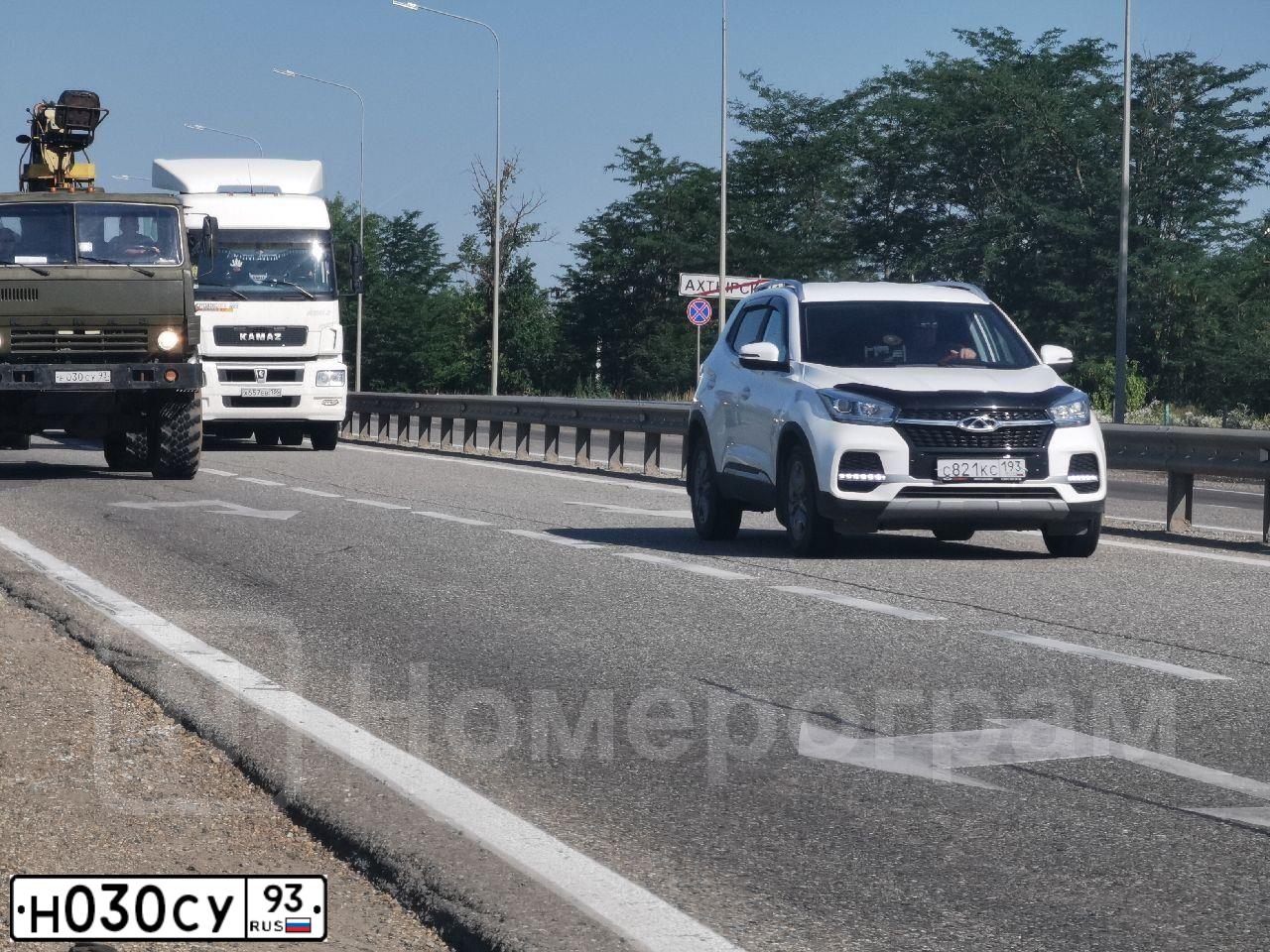 Фото автомобиля FORD TOURNEO CUSTOM, 2005 — госномер Р144ЕХ32. Цвет: СЕРЕБРИСТЫЙ