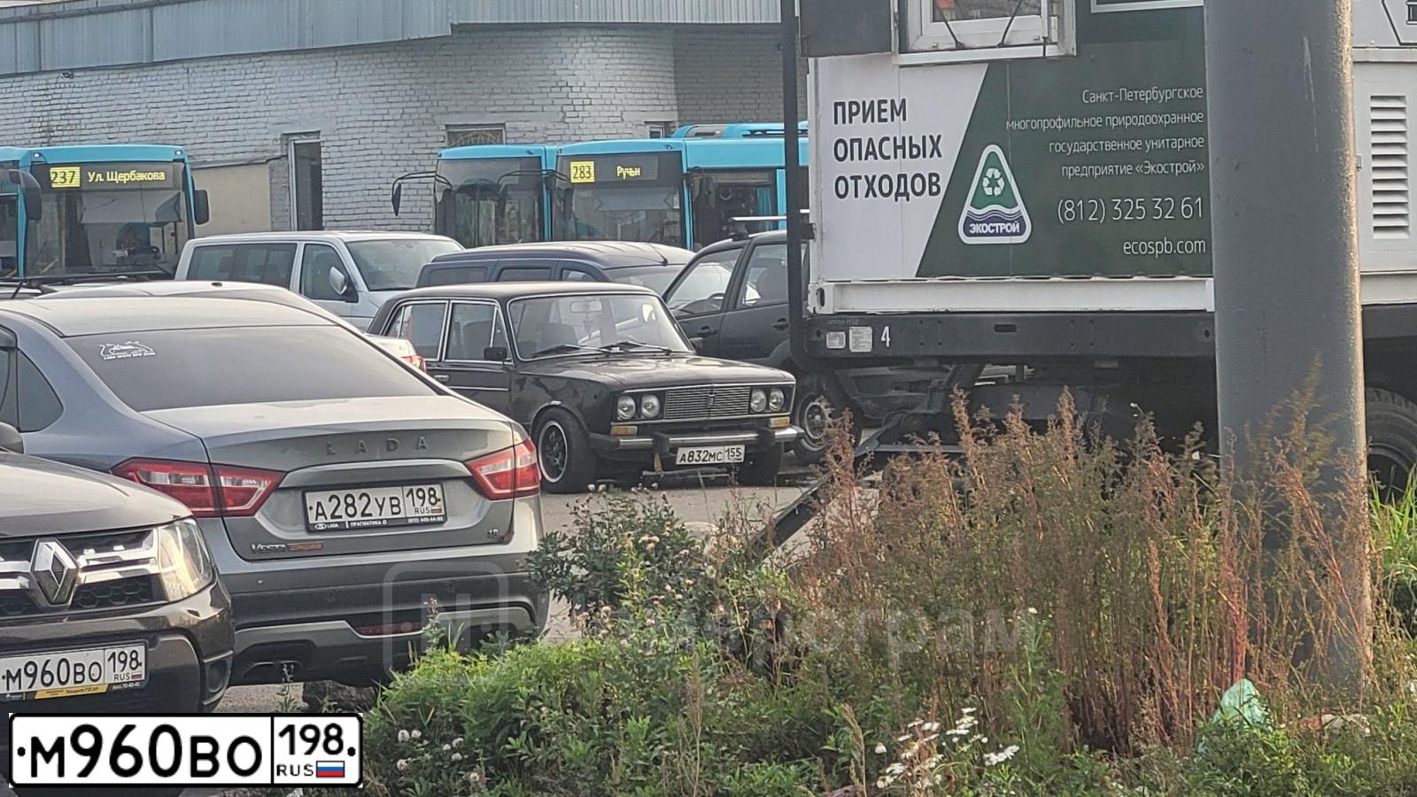 Фото автомобиля RENAULT DUSTER, 2019 — госномер К838РМ43. Цвет: ТЕМНО-КОРИЧНЕВЫЙ