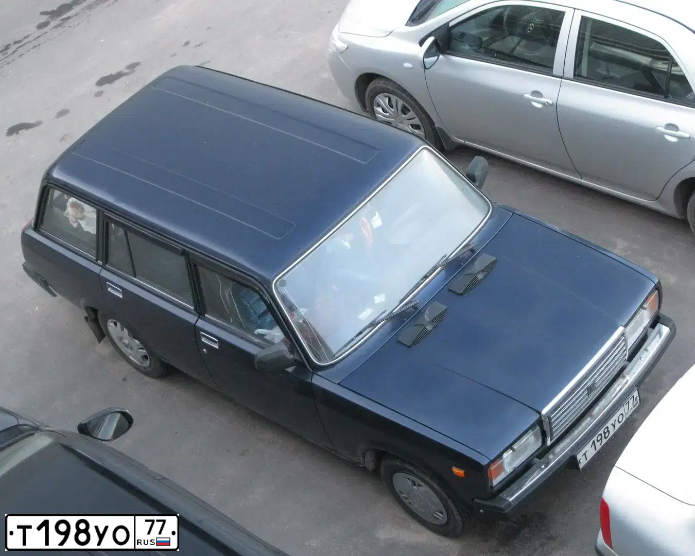 Фото автомобиля LADA 2104 LADA, 2007 — госномер В295НЕ53. Цвет: Красный