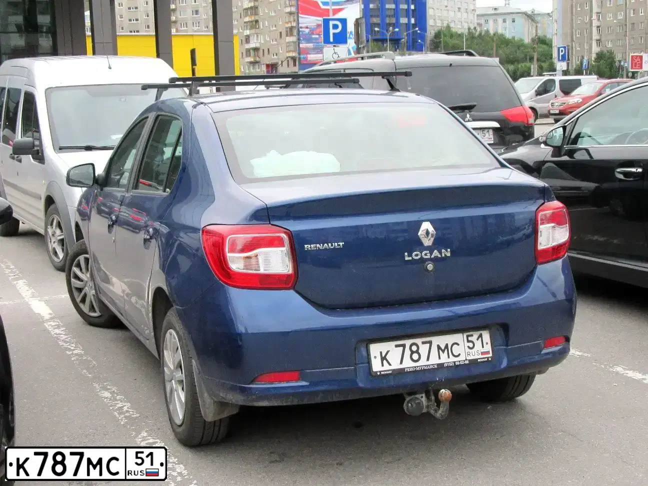 Фото автомобиля RENAULT LOGAN, 2014 — госномер В247РЕ51. Цвет: синий