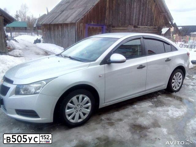 Фото автомобиля CHEVROLET CRUZE, 2010 — госномер В505УС152. Цвет: СВЕТЛО-СЕРЫЙ