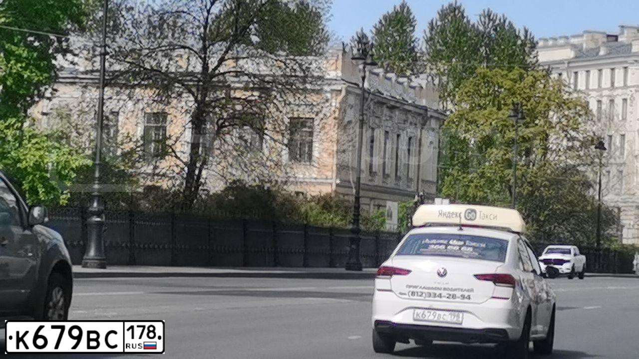 Фото автомобиля KIA SPECTRA, 2007 — госномер О531РВ198. Цвет: алмазное серебро (белый)