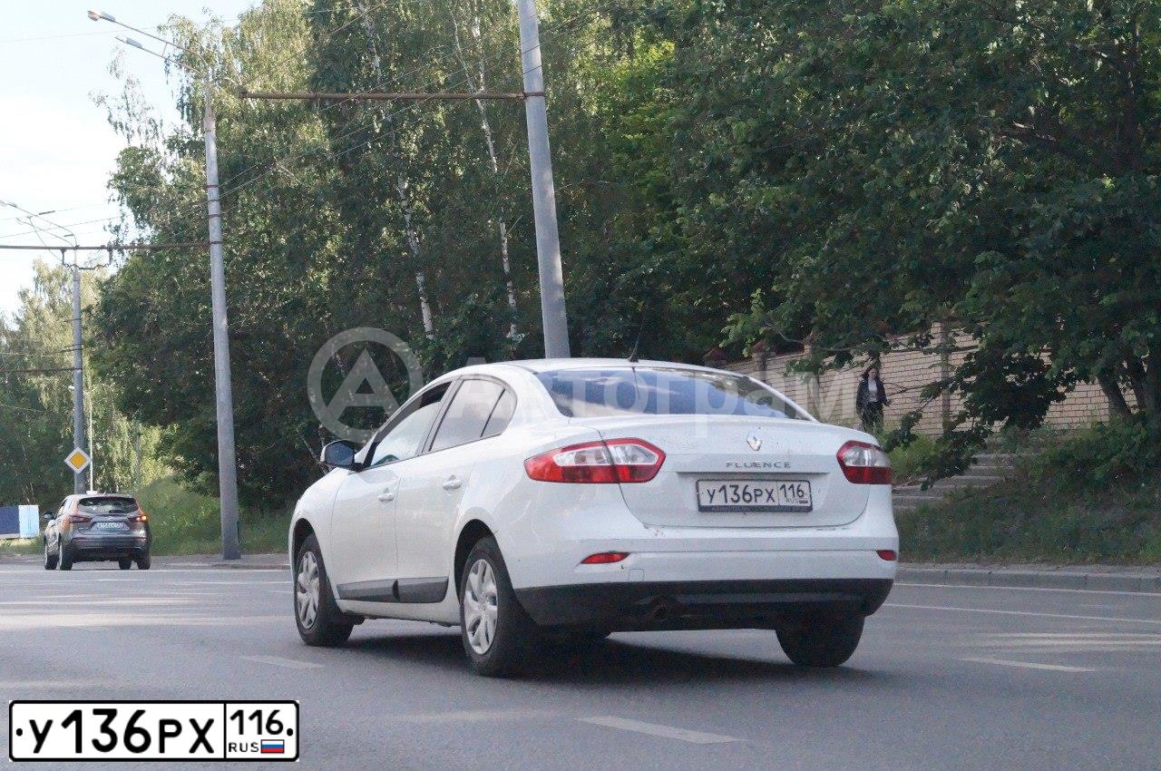 Фото автомобиля RENAULT FLUENCE, 2014 — госномер У136РХ116. Цвет: Белый
