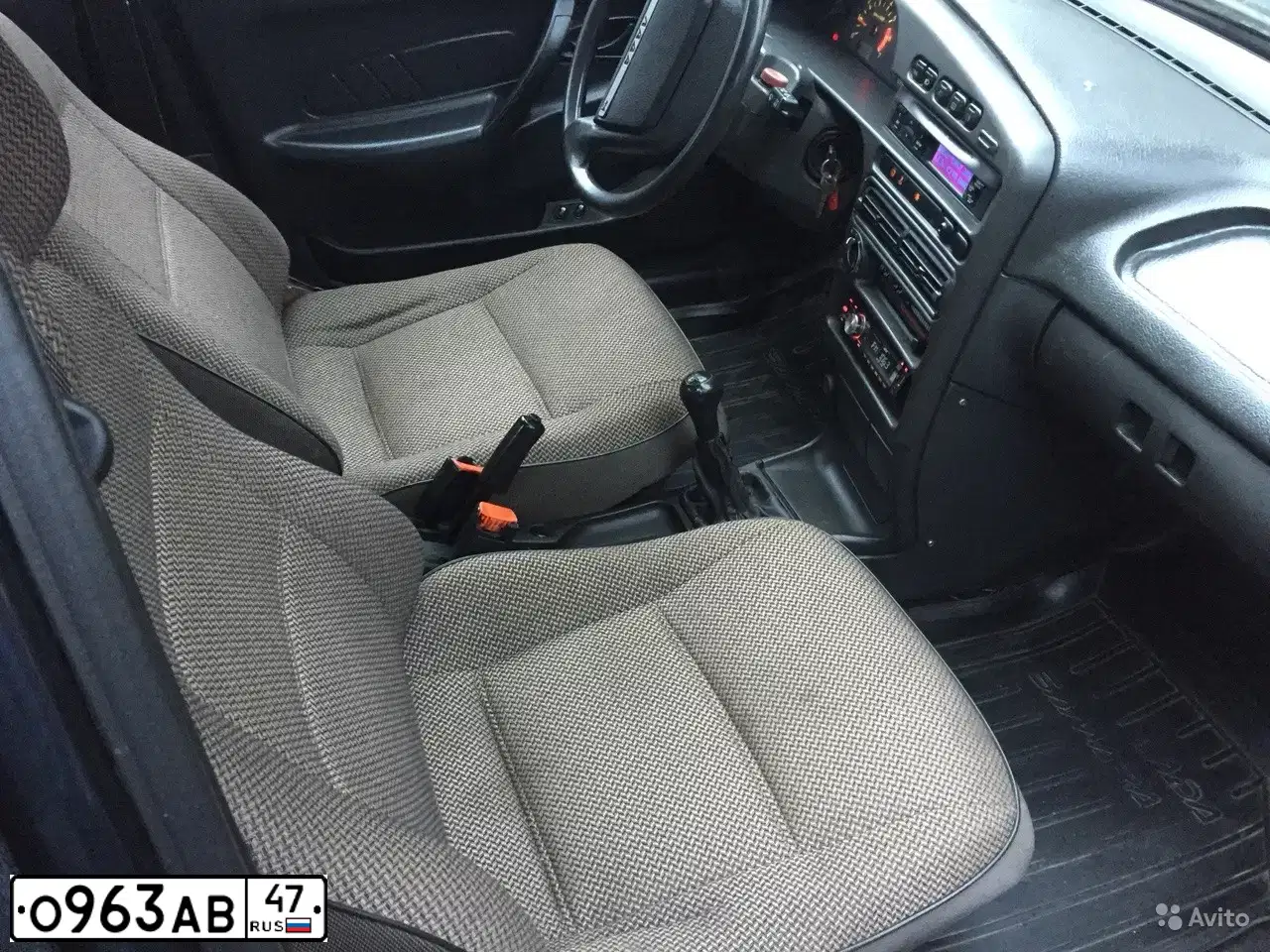 Фото автомобиля LADA LARGUS, 2016 — госномер О963АВ47. Цвет: СЕРО-БЕЖЕВЫЙ