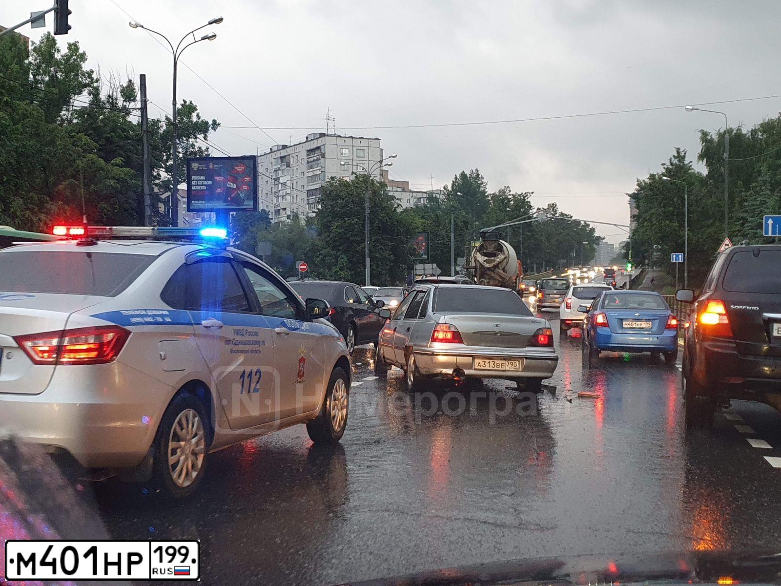 Фото автомобиля CHEVROLET LACETTI, 2008 — госномер М401НР199. Цвет: СИНИЙ