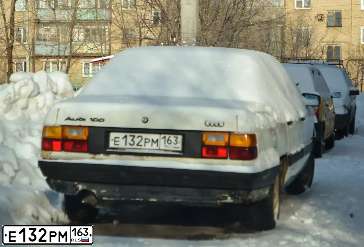 Фото автомобиля AUDI 100, 1984 — госномер Е132РМ163. Цвет: БЕЛЫЙ