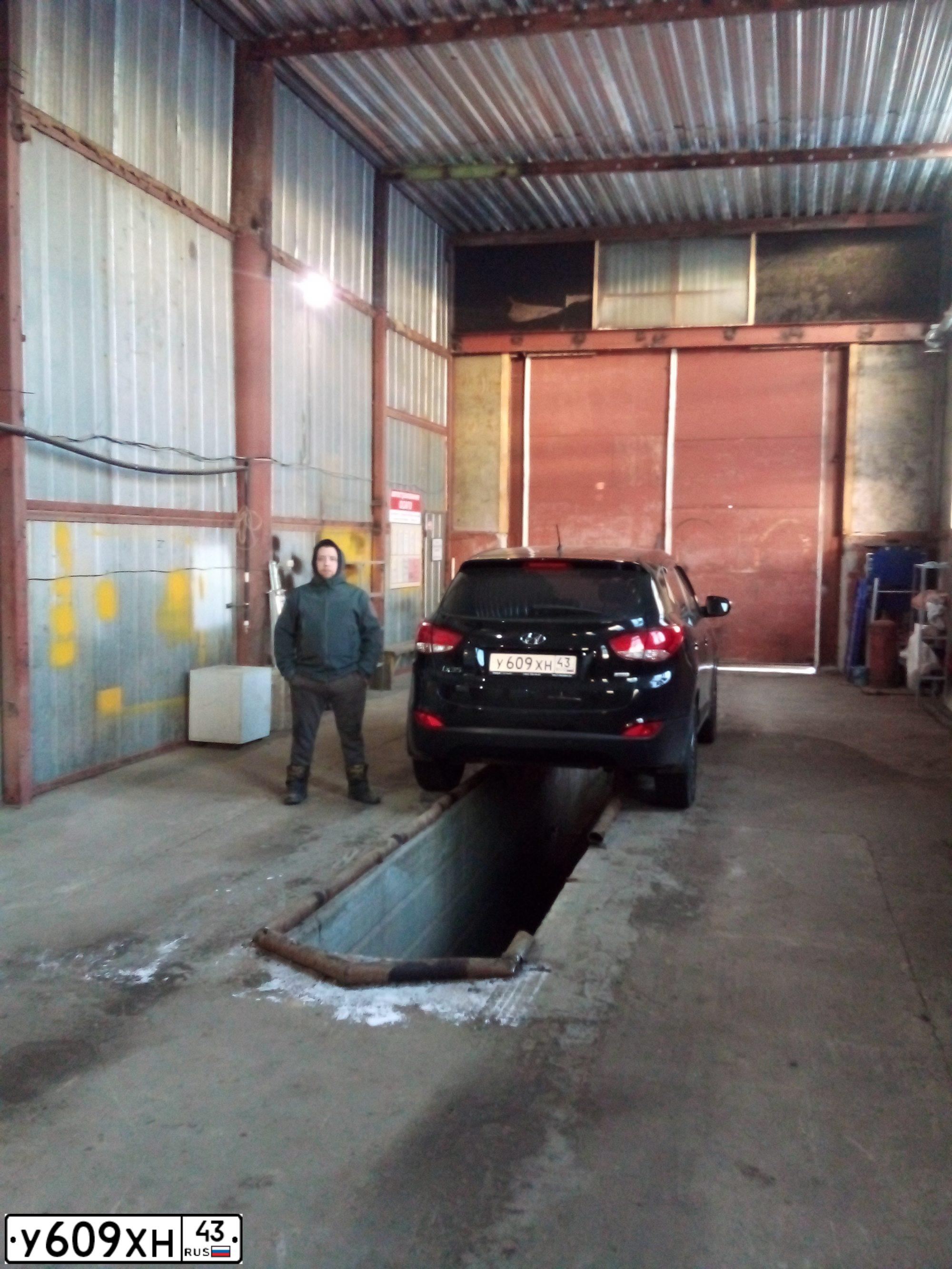 Фото автомобиля HYUNDAI IX35, 2013 — госномер Х524ЕК181. Цвет: ЧЕРНЫЙ