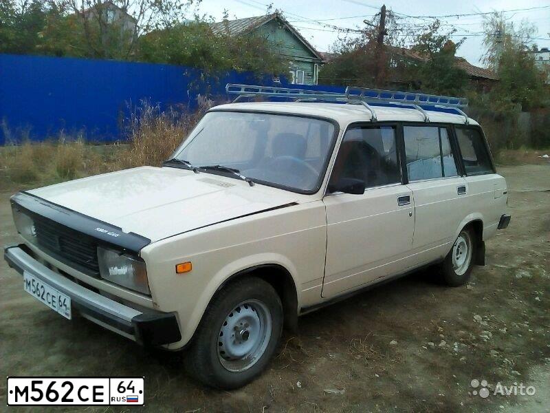 Фото автомобиля LADA 2104, 1995 — госномер М562СЕ64. Цвет: БЕЖЕВЫЙ