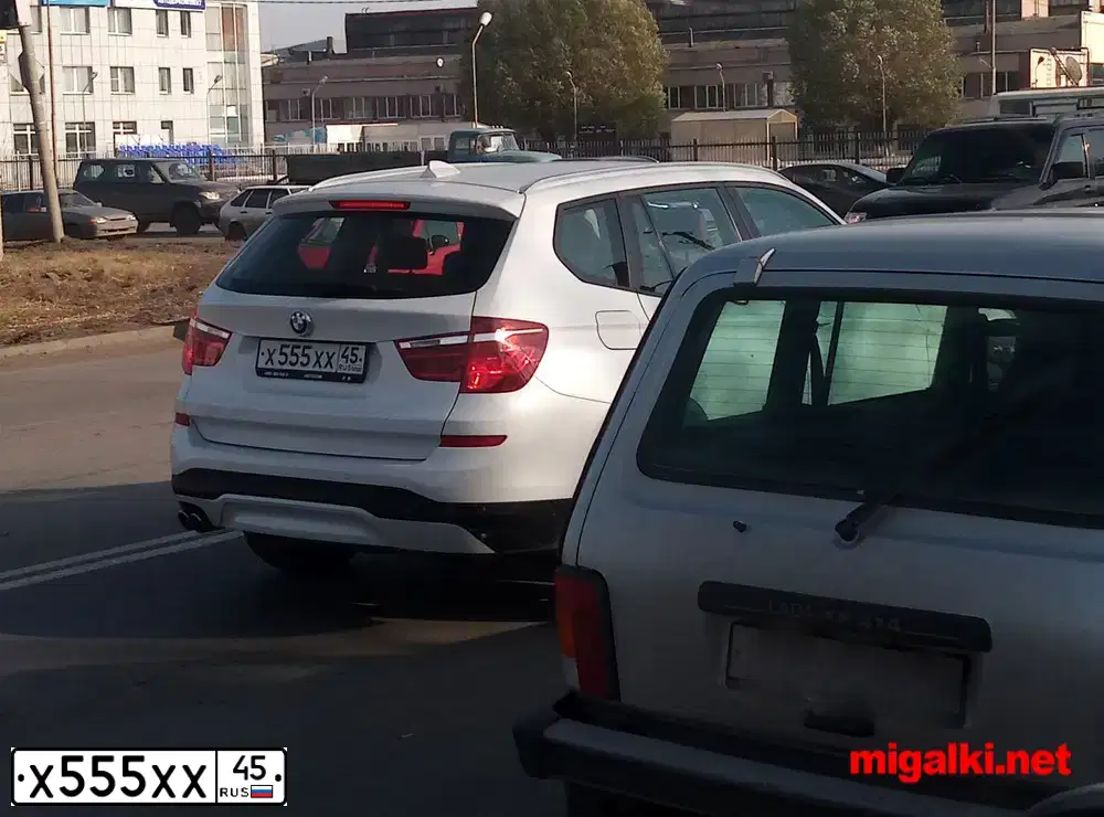 Фото автомобиля TOYOTA COROLLA, 2005 — госномер Е416КУ45. Цвет: ЧЕРНЫЙ