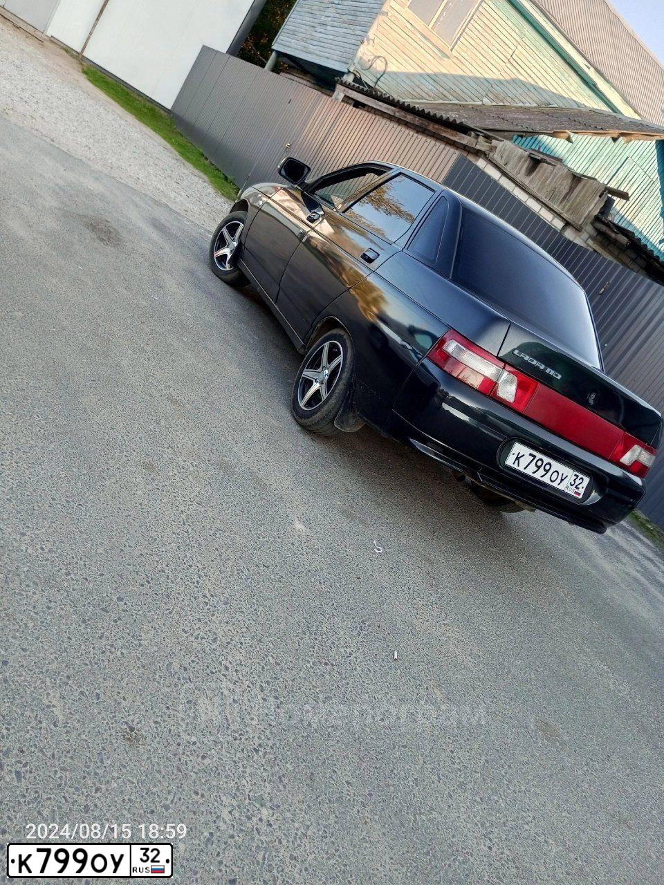 Фото автомобиля LADA 2110, 2005 — госномер Р680НВ32. Цвет: ЧЕРНЫЙ