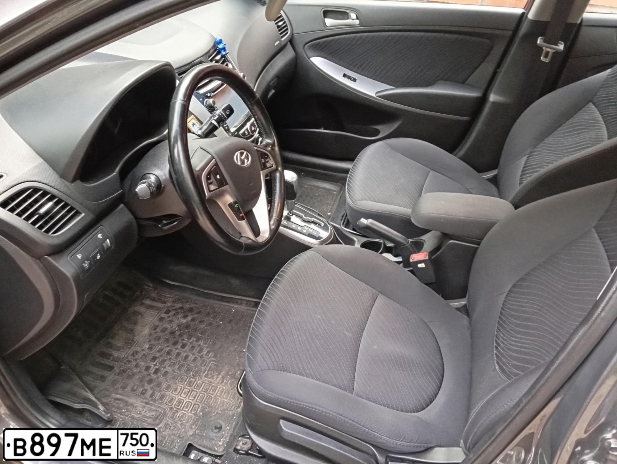 Фото автомобиля HYUNDAI SOLARIS, 2015 — госномер В897МЕ750. Цвет: СЕРЫЙ ТЕМНЫЙ