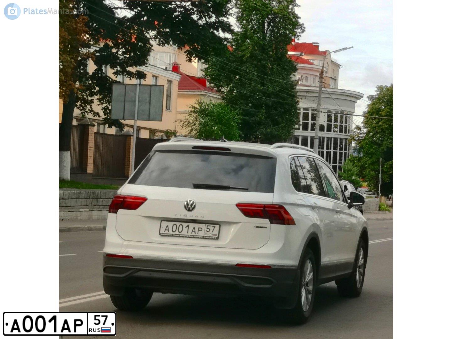 Фото автомобиля VOLKSWAGEN TIGUAN, 2021 — госномер А001АР57. Цвет: Белый
