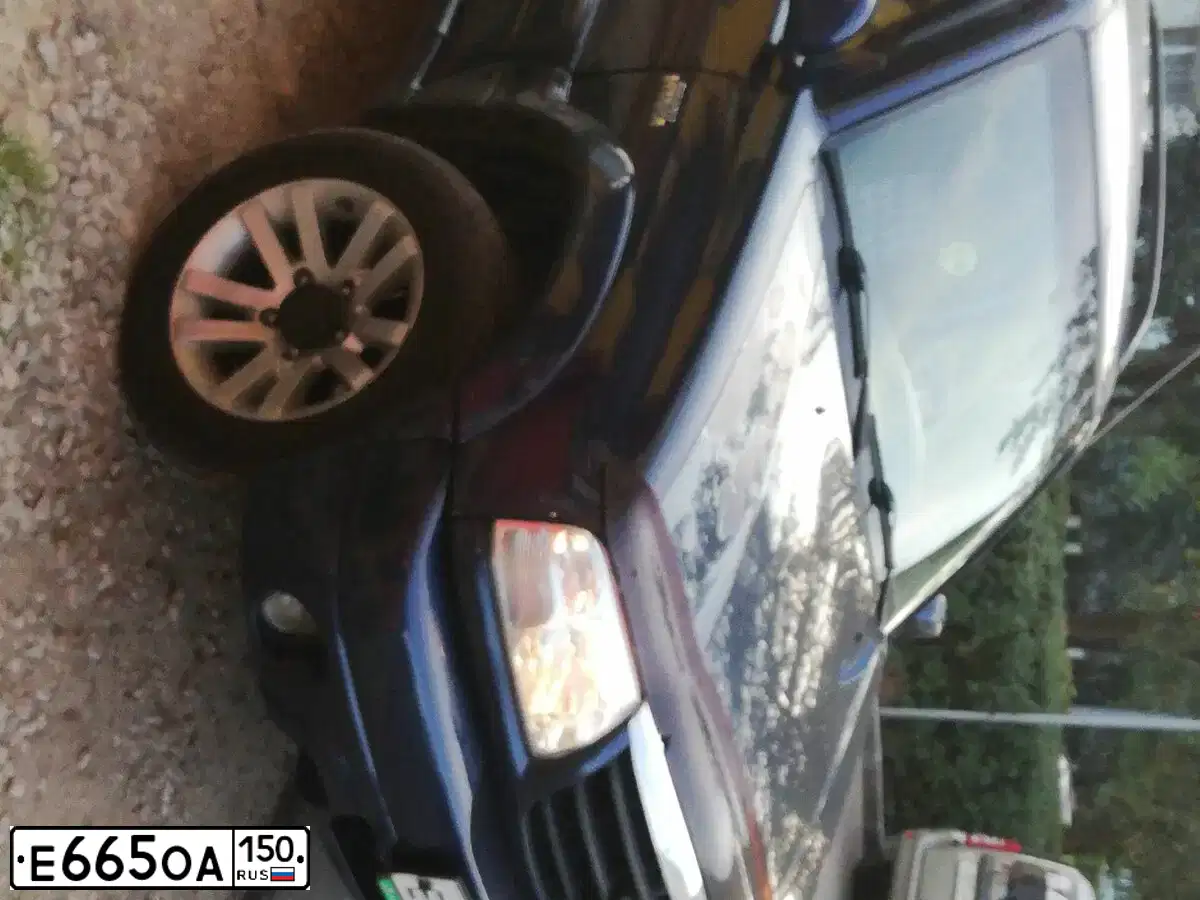 Фото автомобиля SUZUKI GRAND VITARA, 2001 — госномер А487УХ90. Цвет: синий