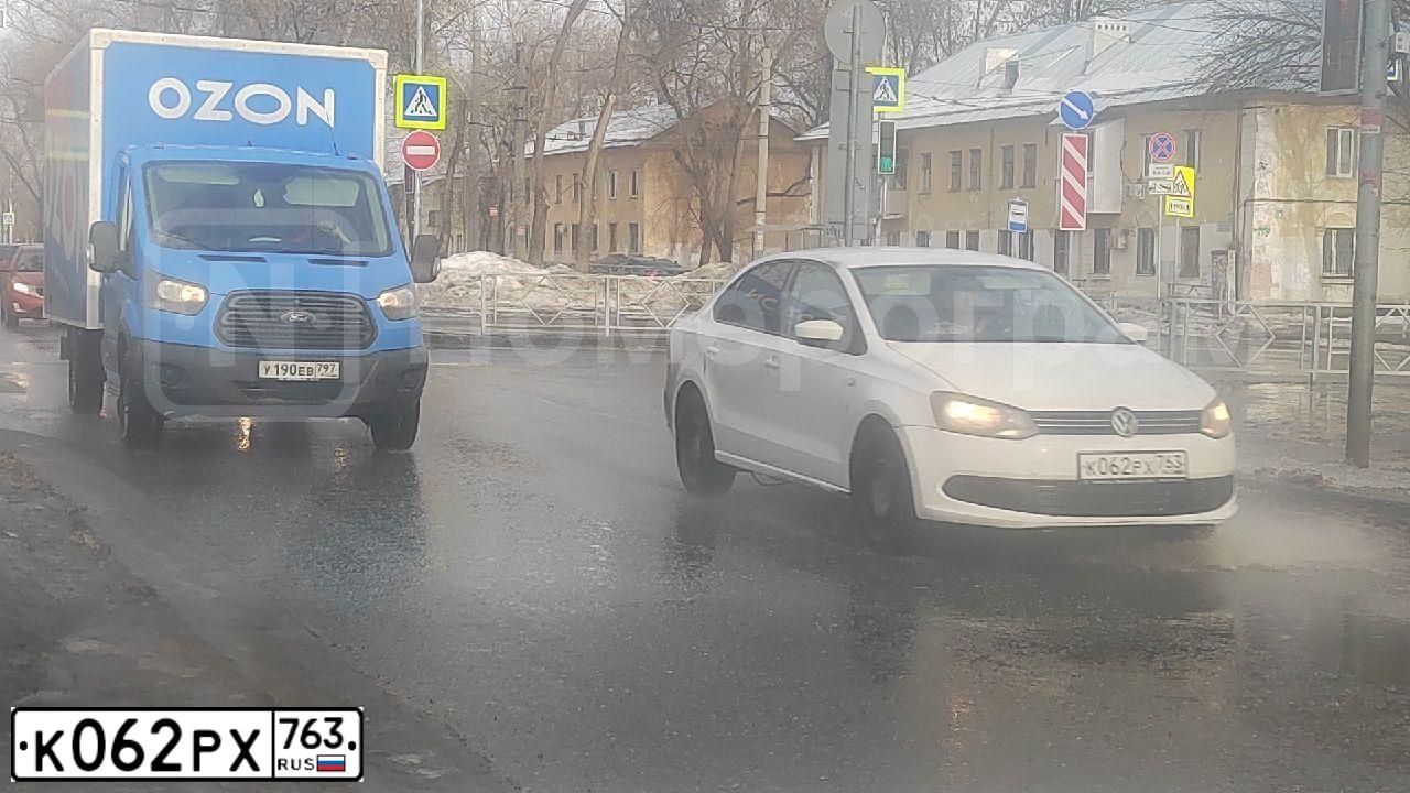 Фото автомобиля VOLKSWAGEN POLO, 2014 — госномер К062РХ763. Цвет: Белый