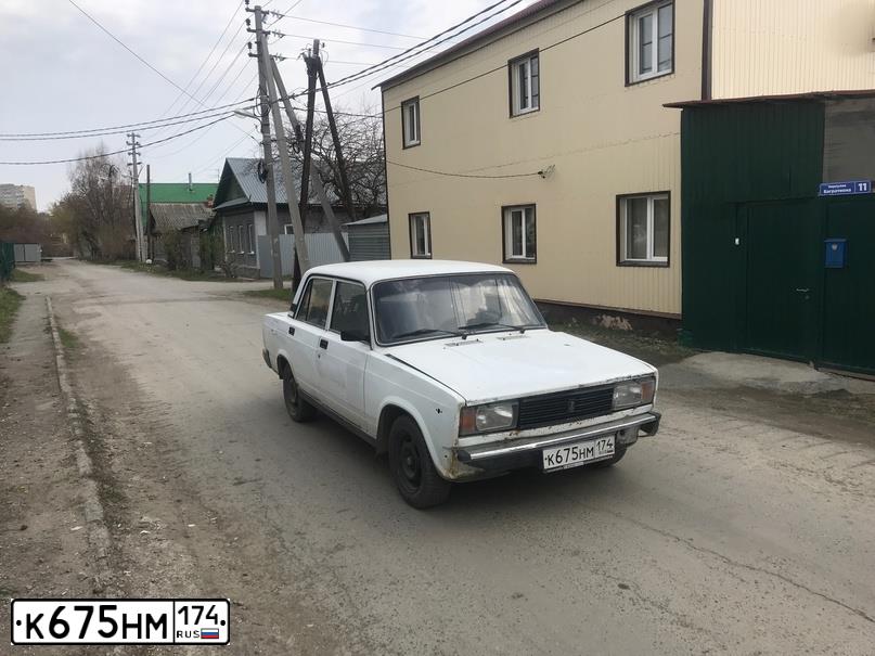 Фото автомобиля LADA 2105, 2008 — госномер К675НМ174. Цвет: ЯРКО-БЕЛЫЙ