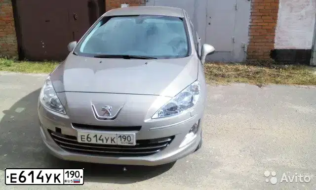 Фото автомобиля PEUGEOT 408, 2012 — госномер К192СМ777. Цвет: БЕЖЕВЫЙ