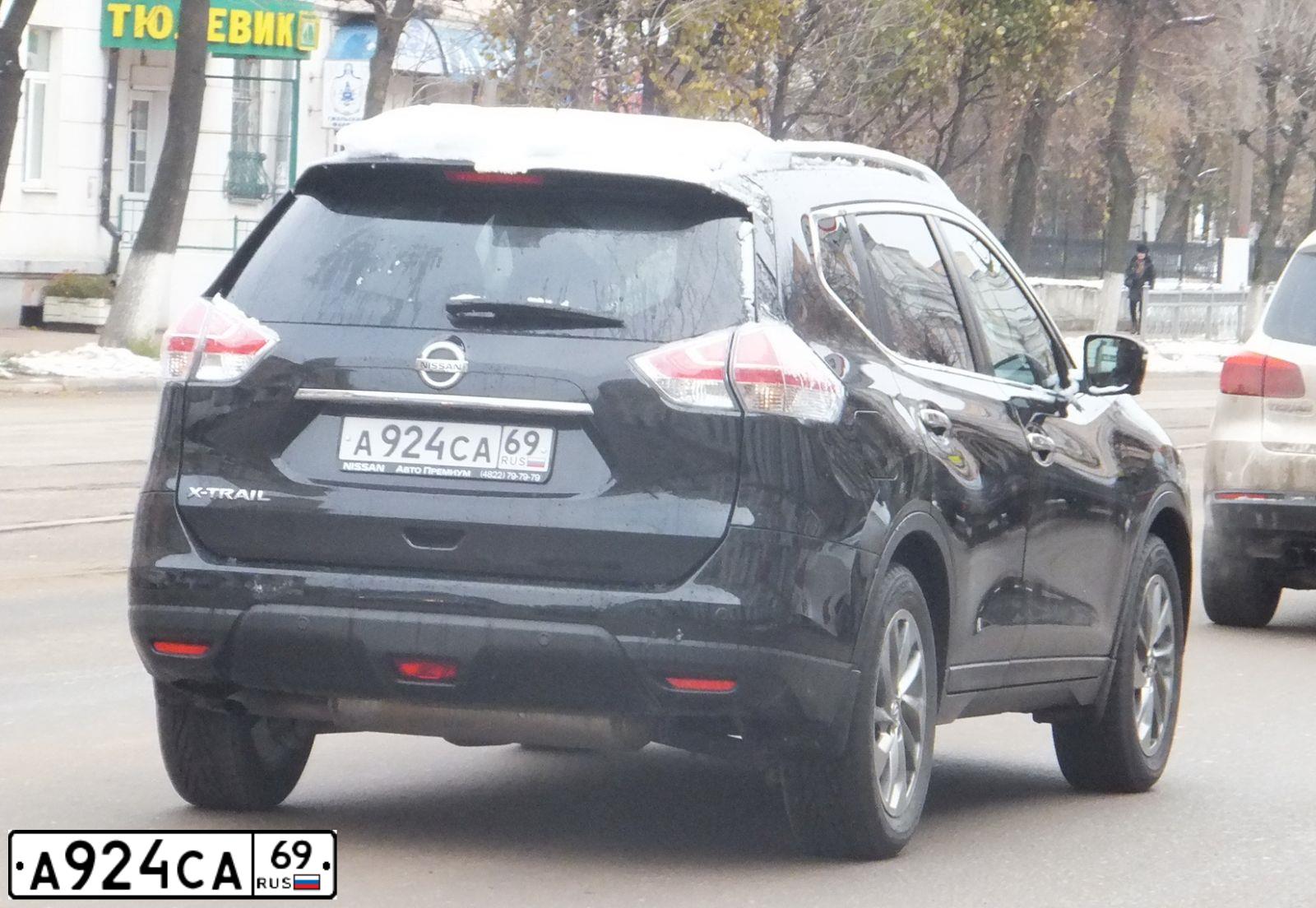 Фото автомобиля NISSAN X-TRAIL, 2016 — госномер Х699КР37. Цвет: ЧЕРНЫЙ