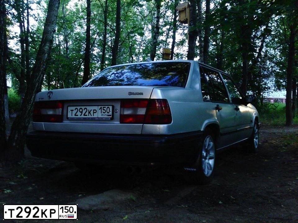 Фото автомобиля VOLVO O 900-SERIE, 1992 — госномер О002ОВ178. Цвет: ЧЕРНЫЙ