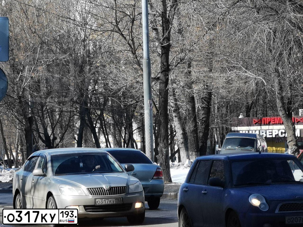 Фото автомобиля SKODA OCTAVIA, 2011 — госномер Р626РУ190. Цвет: СЕРЫЙ