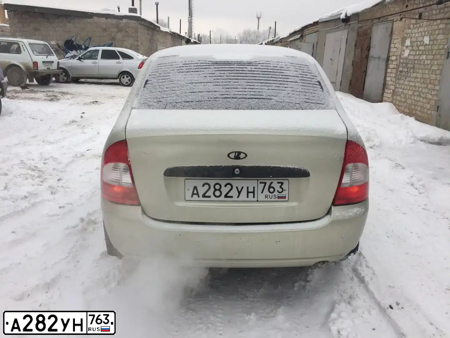 Фото автомобиля LADA 1118 KALINA, 2007 — госномер Е088УМ163. Цвет: БЕЛО-ЖЕЛТЫЙ
