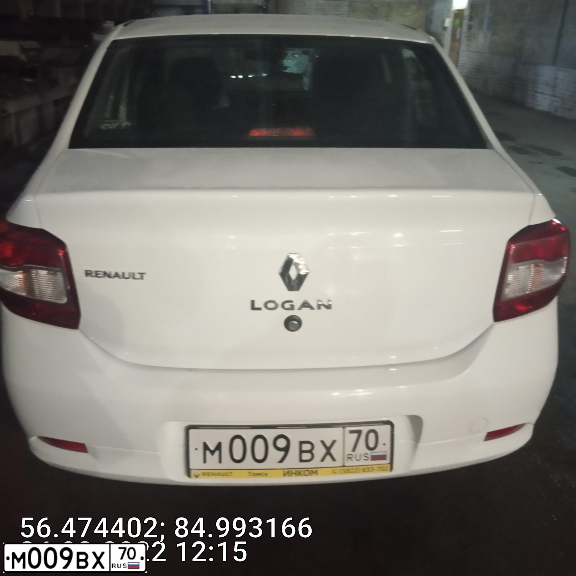 Фото автомобиля RENAULT LOGAN, 2017 — госномер М009ВХ70. Цвет: Белый