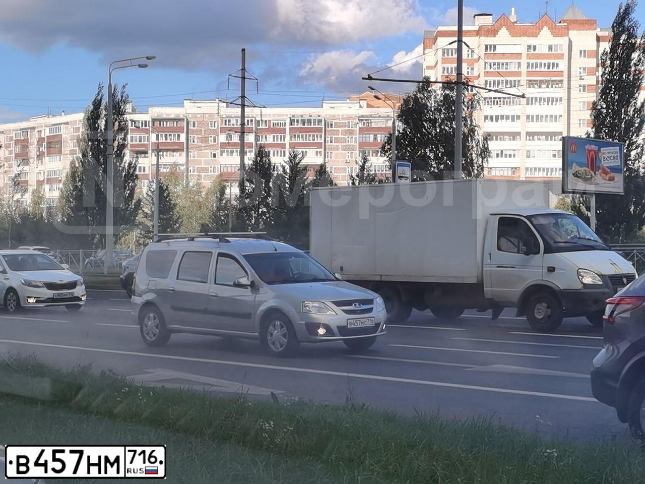 Фото автомобиля BMW SERIE 5, 2014 — госномер В457НМ716. Цвет: СИНИЙ