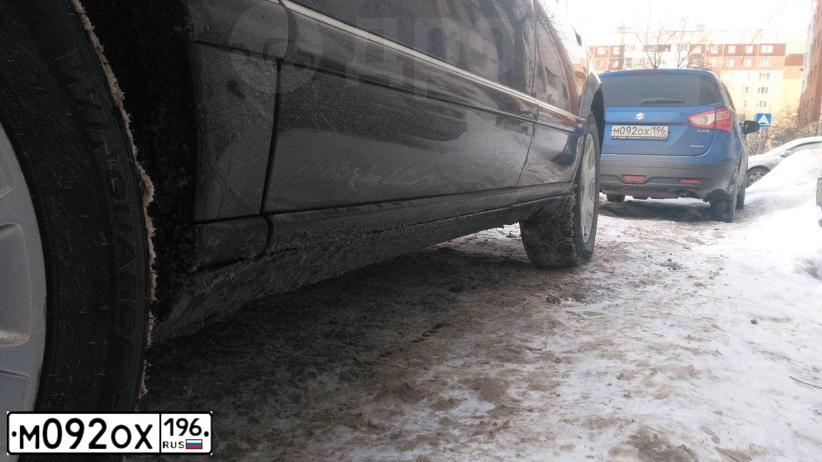 Фото автомобиля SUZUKI SX 4, 2014 — госномер В895МТ51. Цвет: синий