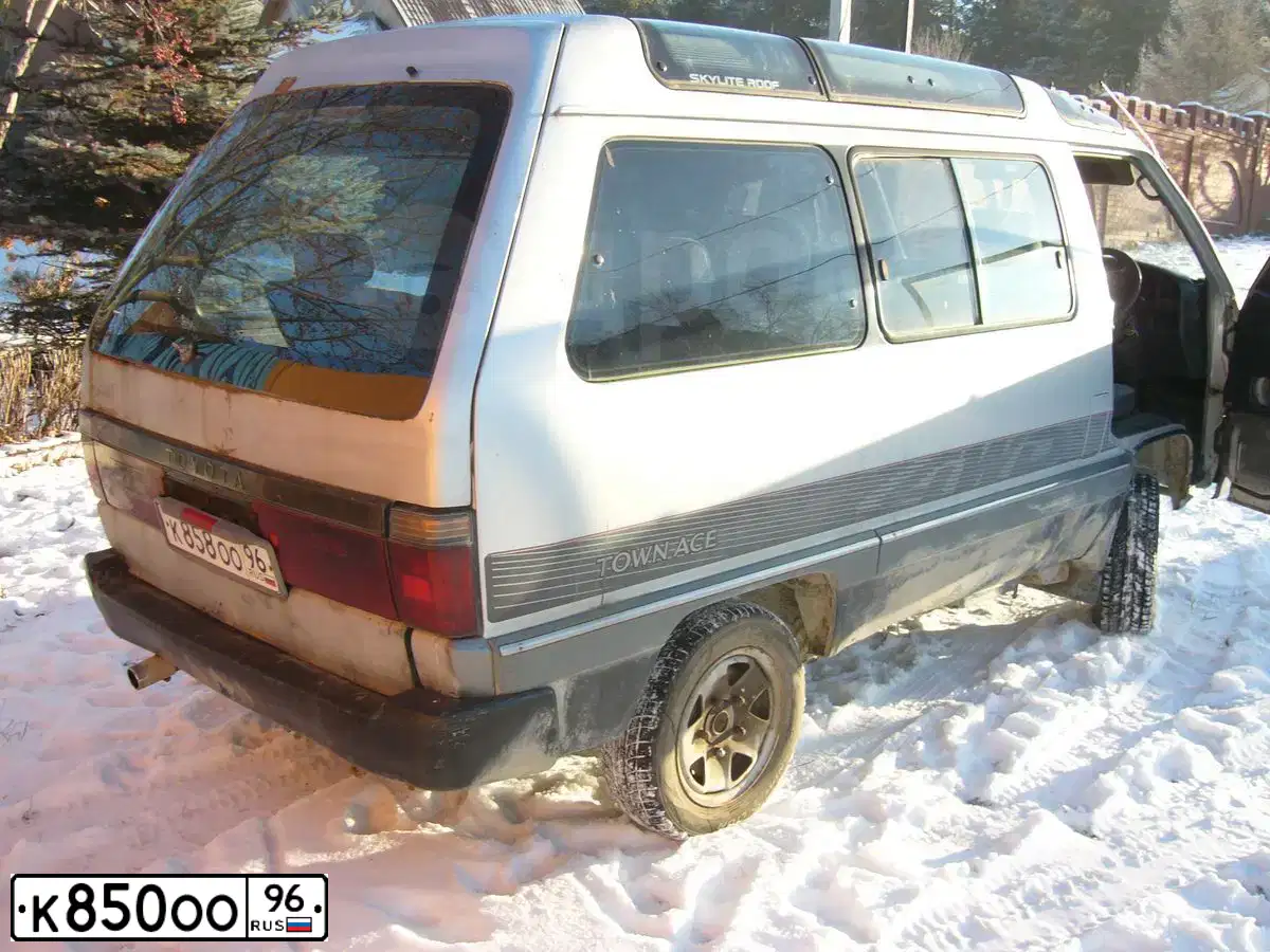 Фото автомобиля GAZ 3110 WOLGA, 1999 — госномер К850ОО96. Цвет: СИНЕ-ЗЕЛЕНЫЙ