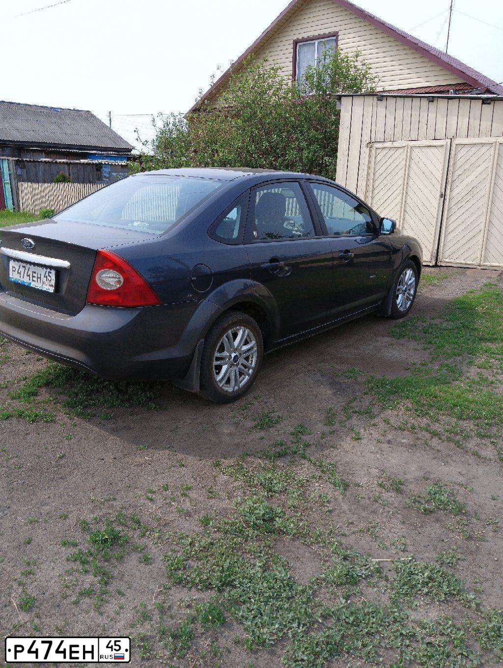 Фото автомобиля FORD FOCUS, 2008 — госномер Р474ЕН45. Цвет: ТЕМНО СЕРЫЙ