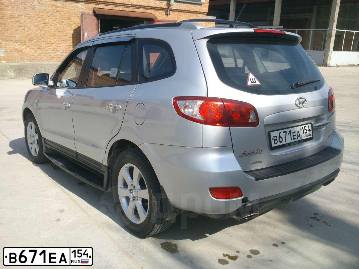 Фото автомобиля HYUNDAI SANTA FE, 2008 — госномер В671ЕА154. Цвет: СЕРЫЙ