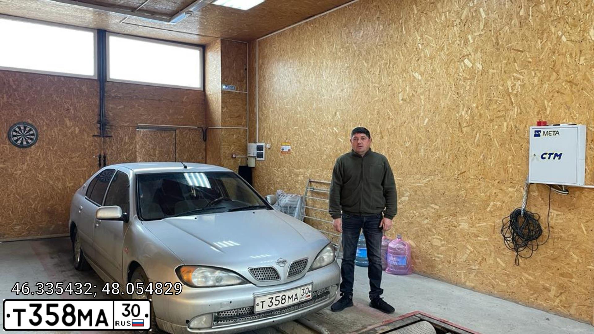 Фото автомобиля NISSAN PRIMERA, 2000 — госномер Т358МА30. Цвет: СЕРЕБРИСТЫЙ