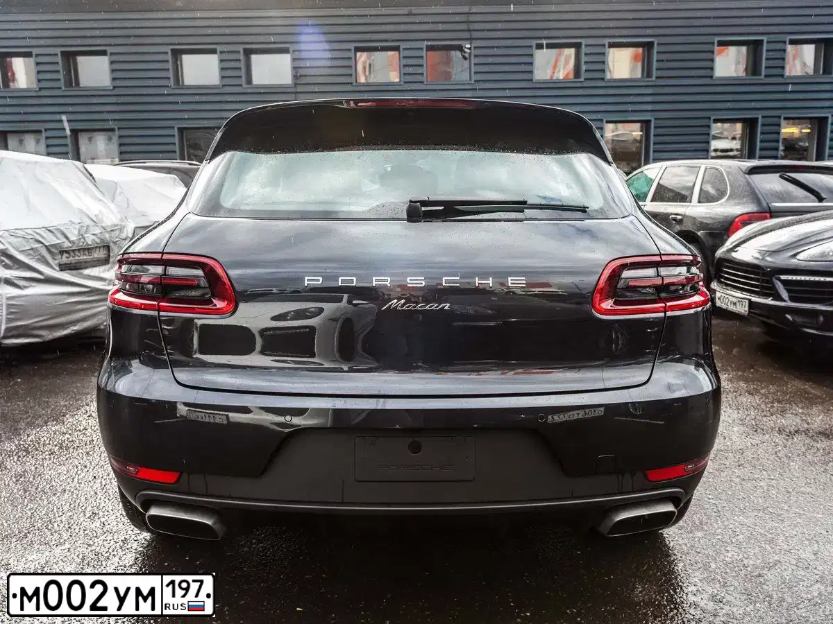 Фото автомобиля PORSCHE CAYENNE, 2012 — госномер М002УМ197. Цвет: ЧЕРНЫЙ