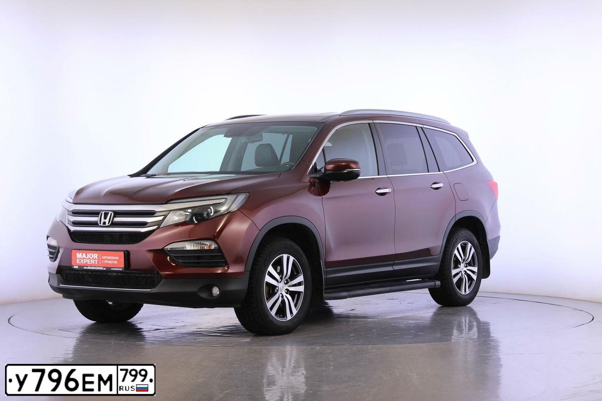 Фото автомобиля HONDA PILOT, 2018 — госномер У796ЕМ799. Цвет: КРАСНО-ОРАНЖЕВЫЙ