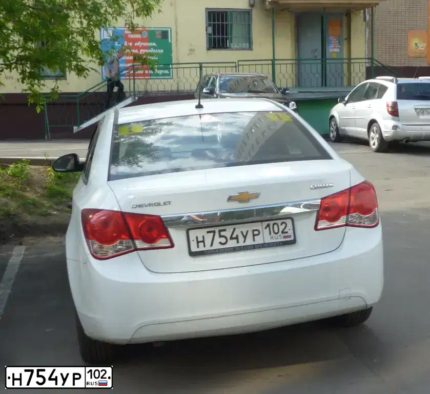 Фото автомобиля CHEVROLET CRUZE, 2012 — госномер Н754УР102. Цвет: БЕЛЫЙ