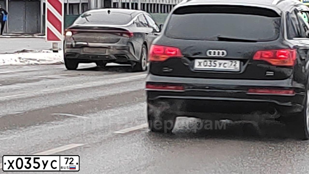 Фото автомобиля AUDI Q7, 2008 — госномер Х035УС72. Цвет: Темно-синий
