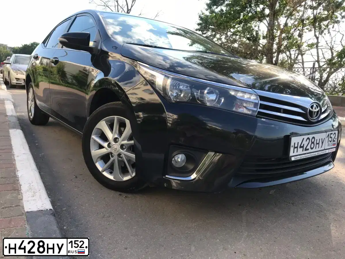 Фото автомобиля TOYOTA COROLLA, 2014 — госномер Н428НУ152. Цвет: ЧЕРНЫЙ