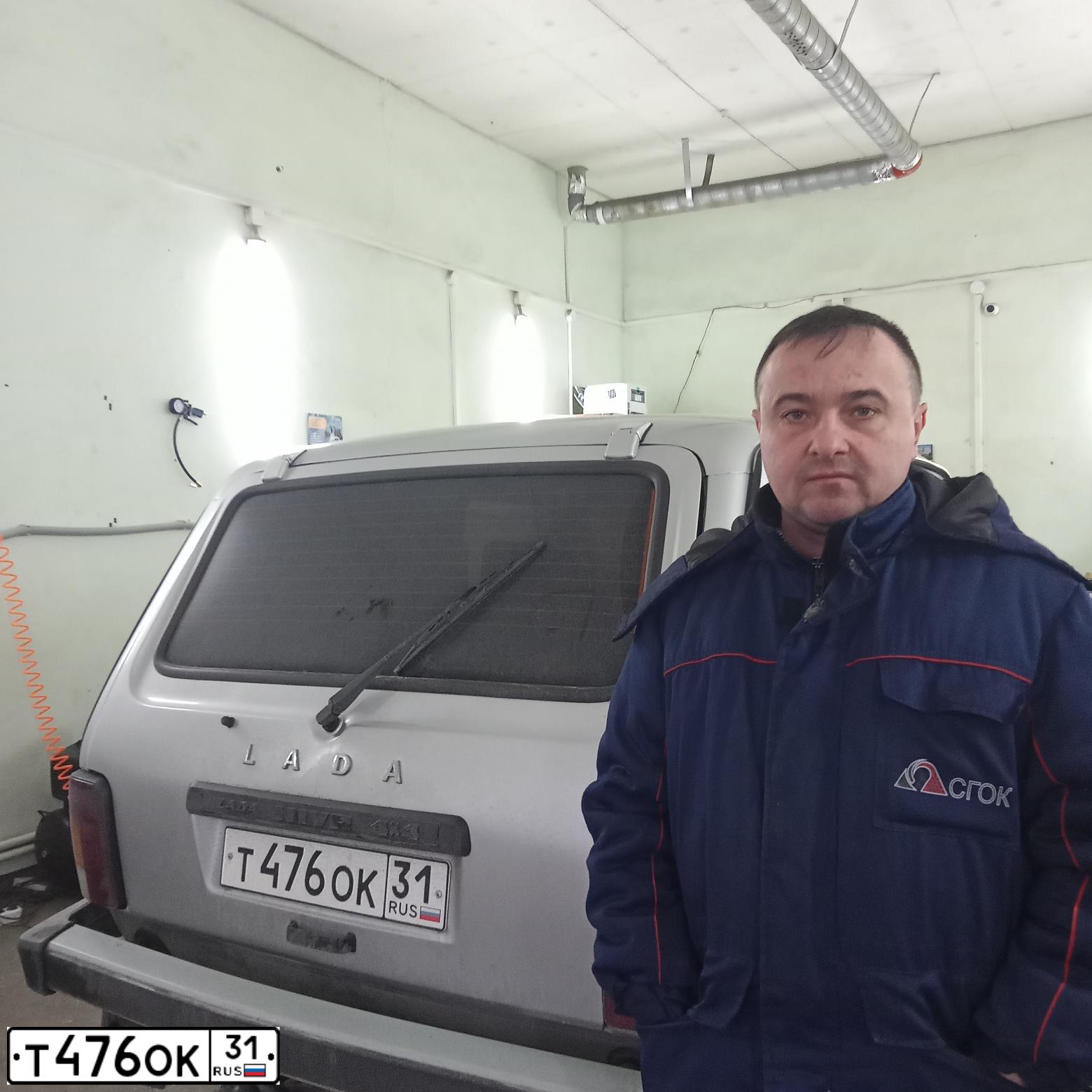 Фото автомобиля LADA 2121 NIVA, 2011 — госномер Х698АТ31. Цвет: СЕРЕБРИСТЫЙ