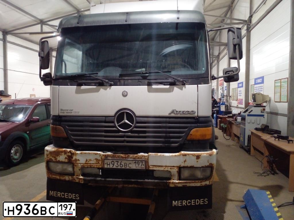 Фото автомобиля MERCEDES AXOR, 1999 — госномер Н936ВС197. Цвет: Белый