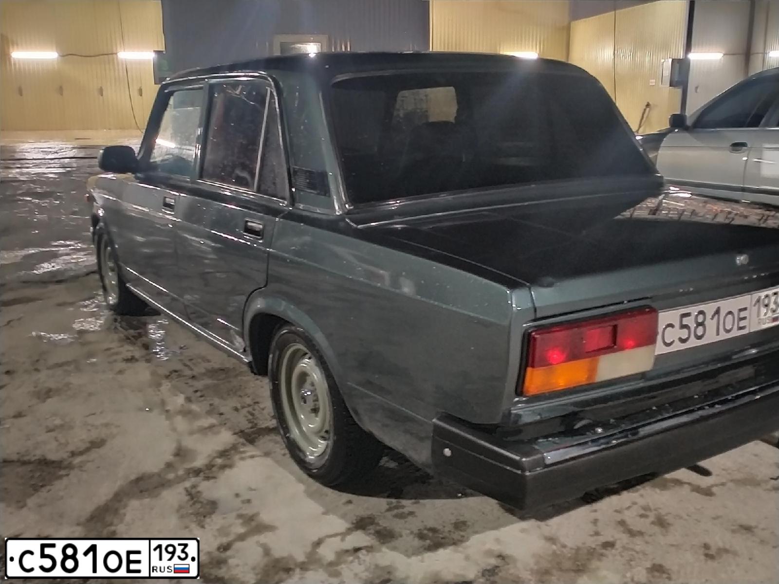 Фото автомобиля LADA 2107 LADA, 2010 — госномер С581ОЕ193. Цвет: СЕРО-СИНЕ-ЗЕЛЕНЫЙ