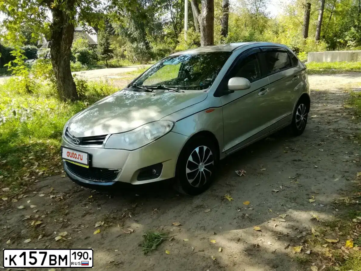 Фото автомобиля ЧЕРИ А13, 2011 — госномер М724СН82. Цвет: ЗОЛОТИСТЫЙ