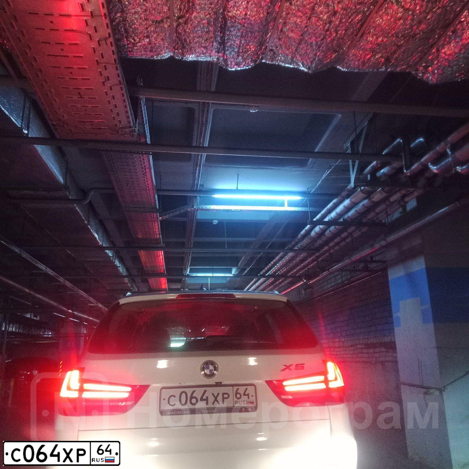 Фото автомобиля LADA 2111, 2002 — госномер Н888ЕР64. Цвет: СВЕТЛО-СЕРЕБРИСТЫЙ МЕТАЛЛ