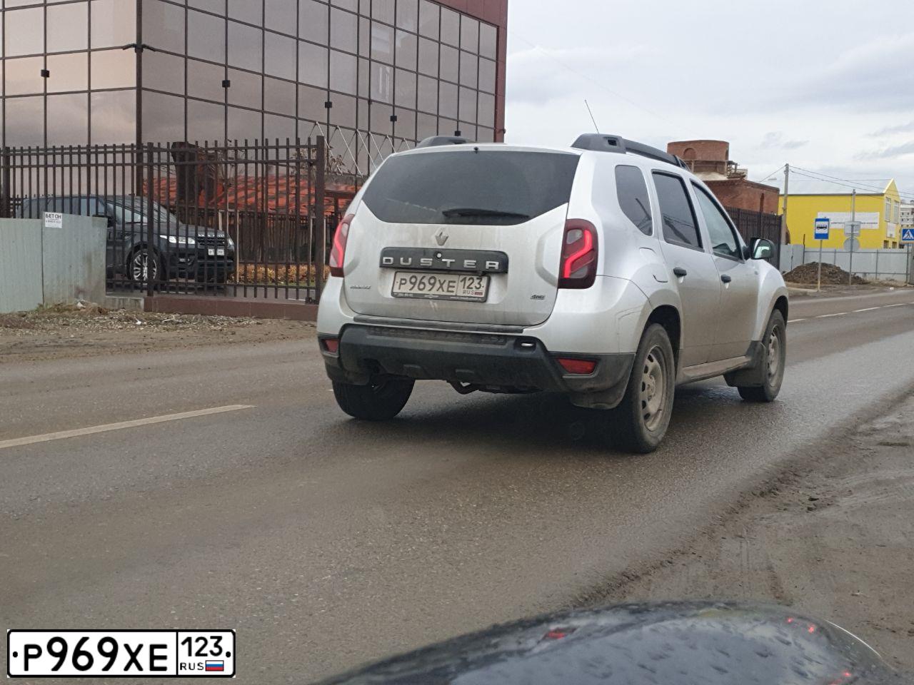 Фото автомобиля RENAULT DUSTER, 2019 — госномер В259МО01. Цвет: СВЕТЛО-СЕРЫЙ