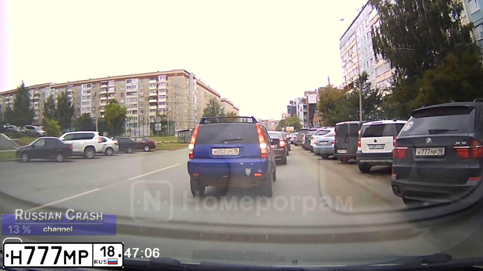 Фото автомобиля LANDROVER DISCOVERY, 2014 — госномер Н777МР18. Цвет: темно-серый