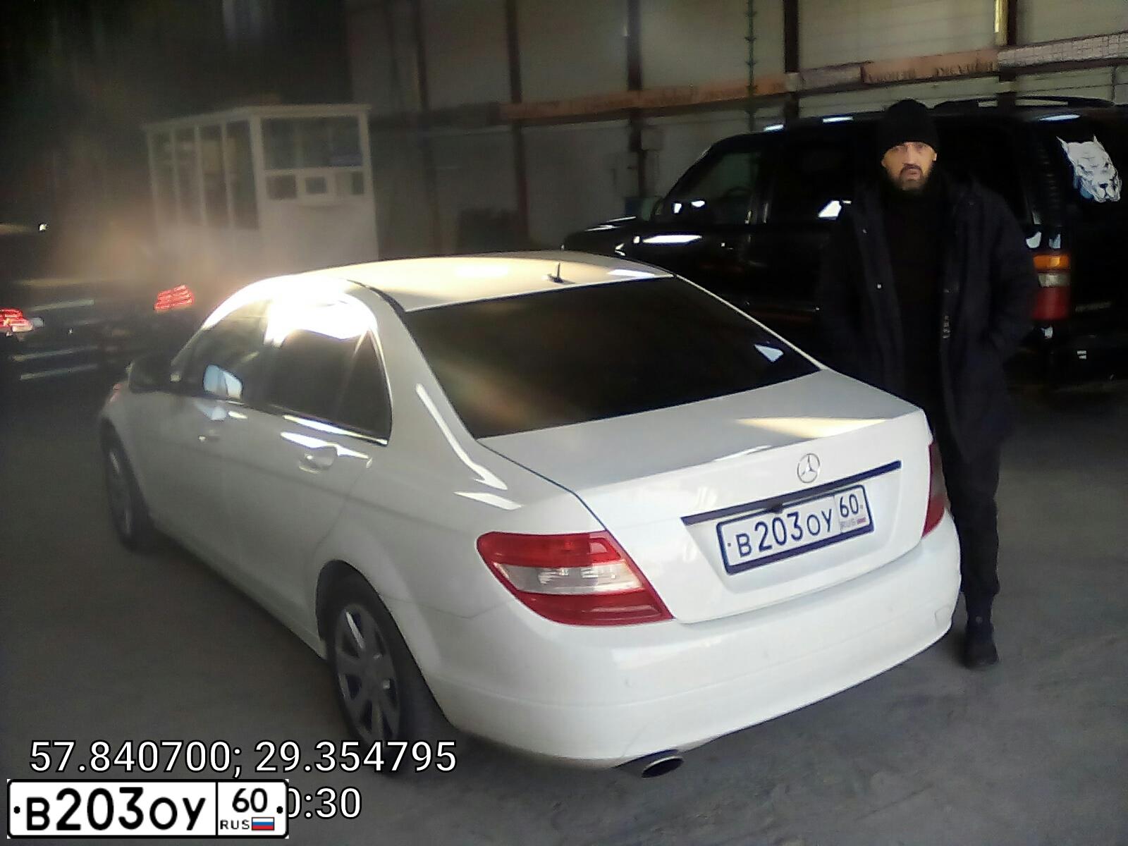 Фото автомобиля MERCEDES C-KLASSE, 2007 — госномер В203ОУ60. Цвет: Белый
