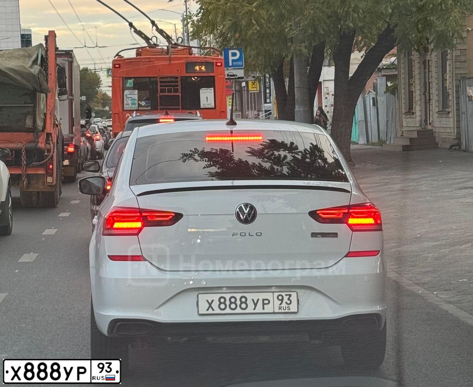 Фото автомобиля NISSAN QASHQAI, 2010 — госномер Х888УР93. Цвет: Серебристый